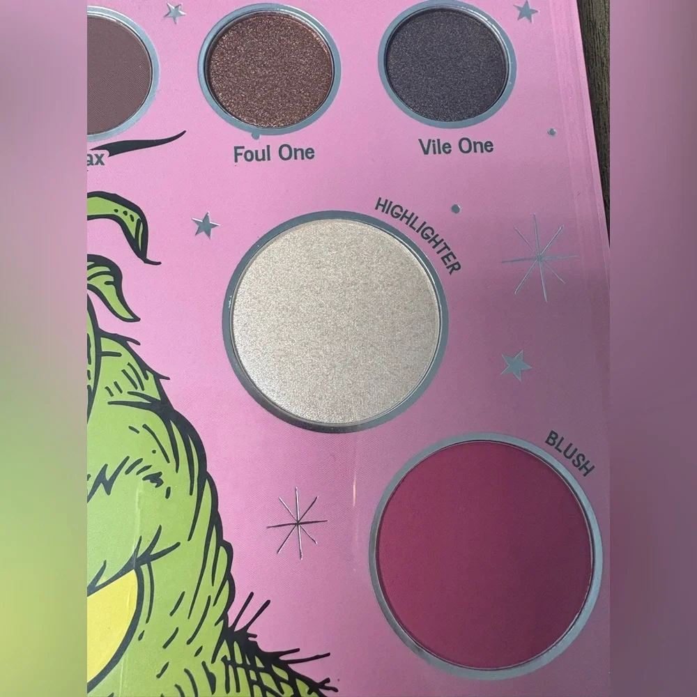 The Grinch Eyeshadow & Face Palette by Taste Beauty